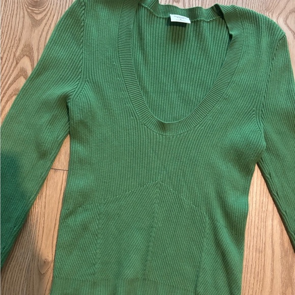Abercrombie & Fitch Green V-Neck Women's Sweater - Picture 2 of 4